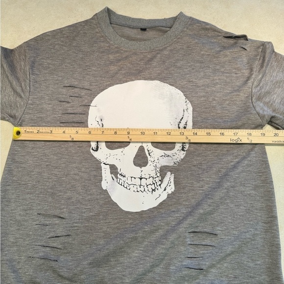 Women’s Distressed Skull Graphic Sweatshirt – Size Small - Picture 6 of 6